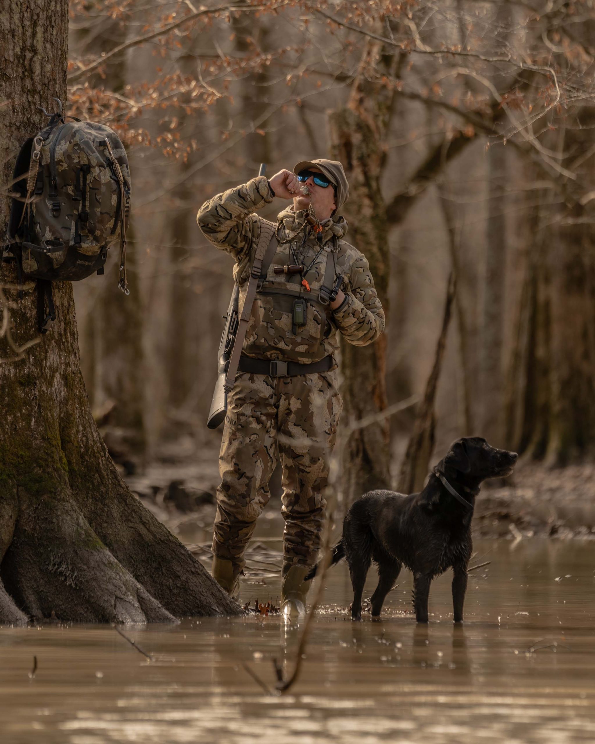 Outlet Flyway Insulated Hooded Jacket | Gunmetal - Image 9