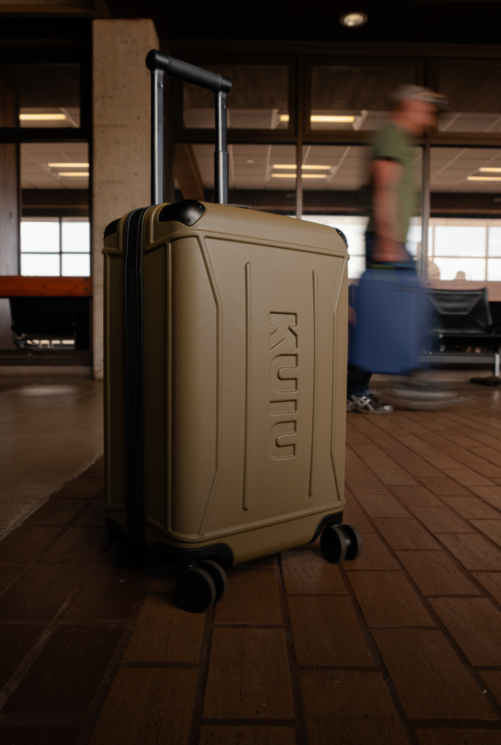 Hardline Spinner Carry-On | Bourbon - Image 11