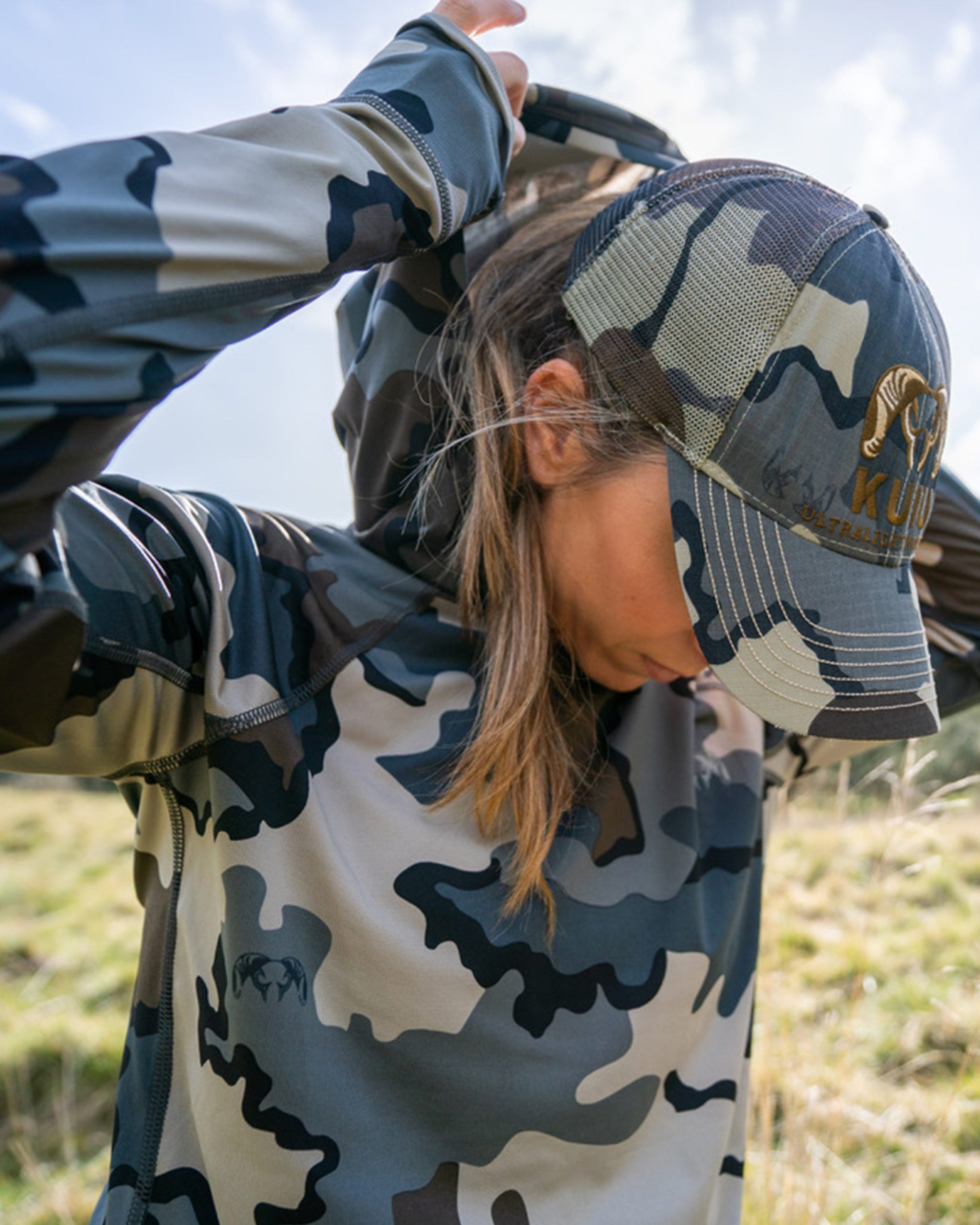 Women's Gila LS Hoodie | Black - Image 7